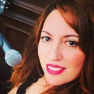 Linda Anagnostopoulou - Guitar teacher