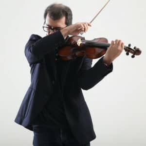 Roger - Violin teacher