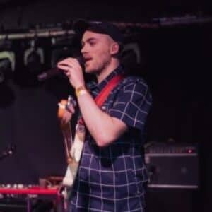 Huw Robert Edwards - Guitar teacher