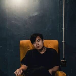 Kaman Man - Guitar teacher