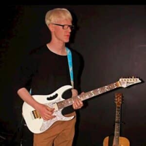 Guitar Essentials - Guitar teacher