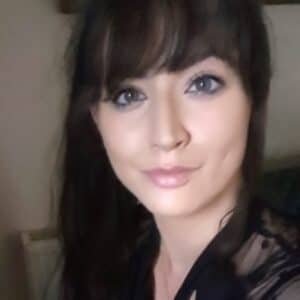 Laura Chestnutt - Violin teacher