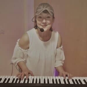 Liz Mack - Singing teacher