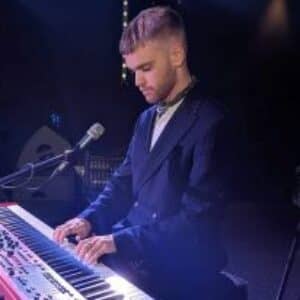 Glen Leach - Piano teacher