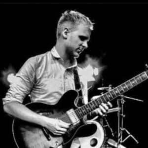 Alex Villar - Ukulele teacher