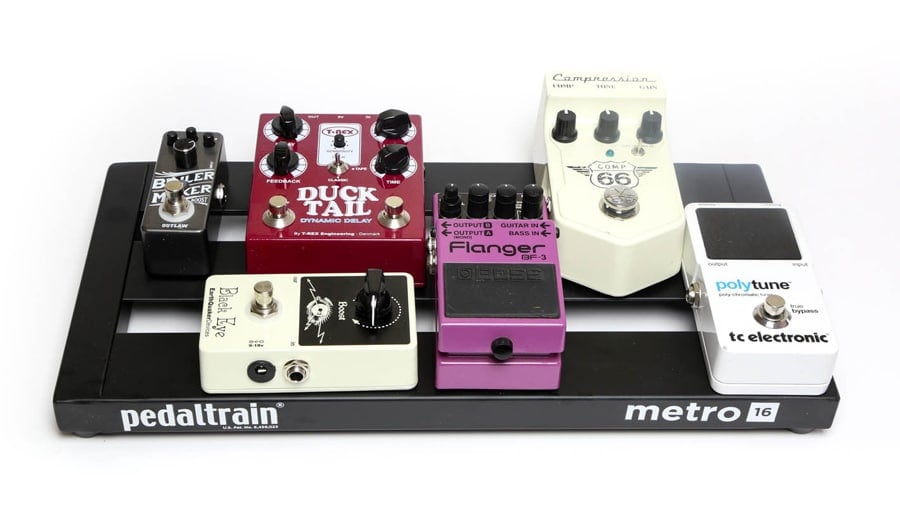 Pedaltrain Metro 16 pedalboard with pedals