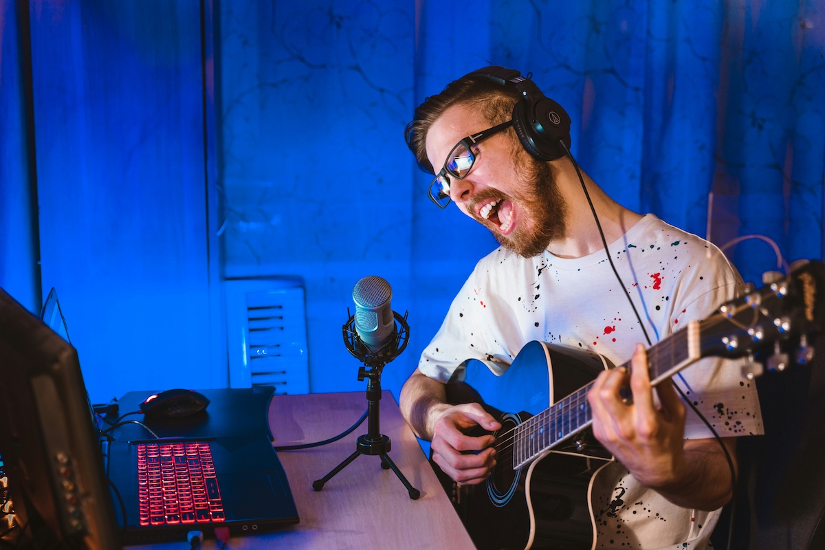 6 Best Video Call Apps For Music Lessons
